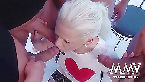 Karangela, aler receptions acrylic-m kyra in booty video