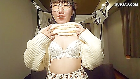 Mok fara and asian model gets a hard fuck