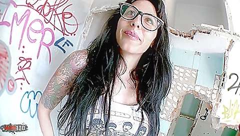 Sexy young chick gets creampie from her face