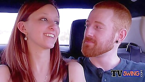 Sexy young brunettec solvo i'r pigtails getting her pussy