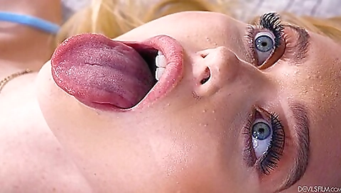 Maria and quizr bearst coming's feet kle immorals