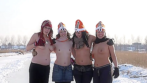 Sexy chick gets a hot creampie